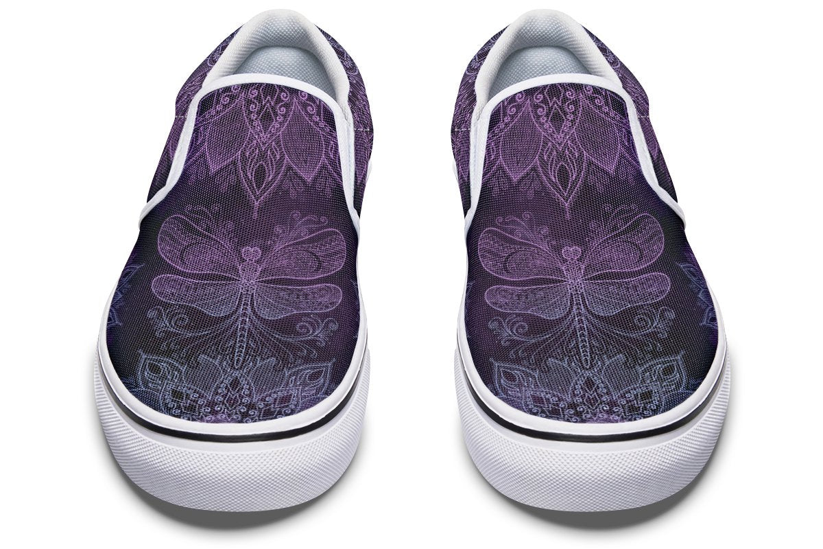 Dragonfly With Mandala In Purple