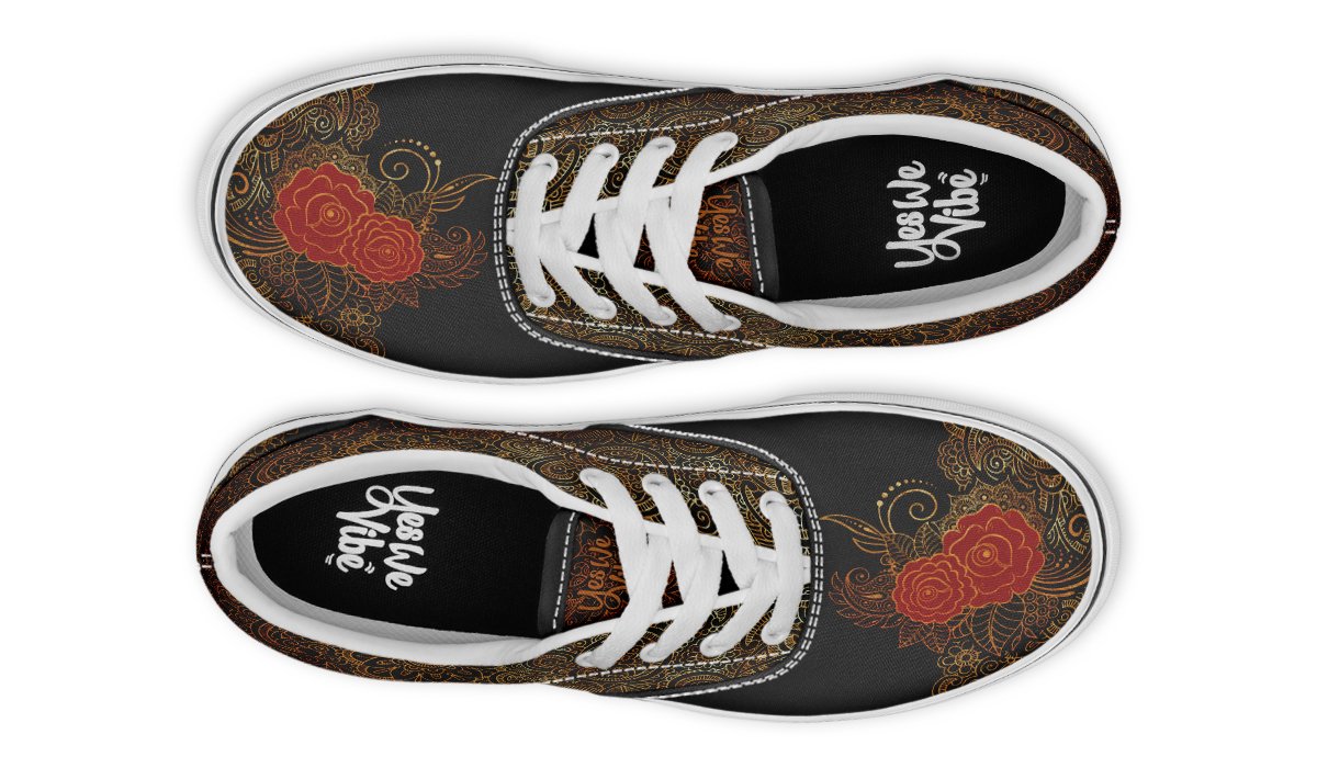 Golden Mehndi Pattern And Roses